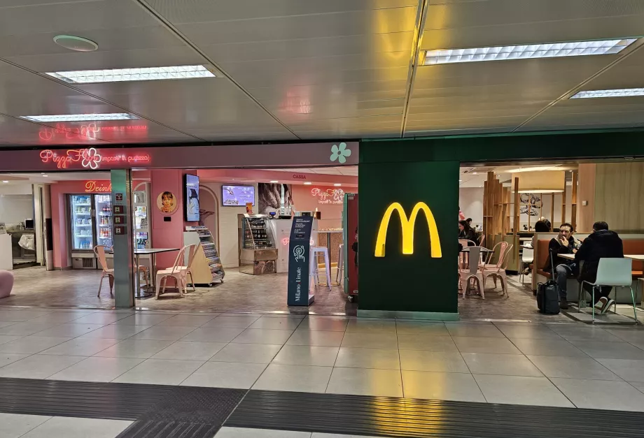 McDonald's, área pública