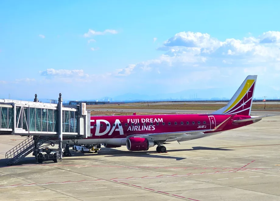 Fuji Dream Airlines, Embraer E170, Aeroporto de Kobe