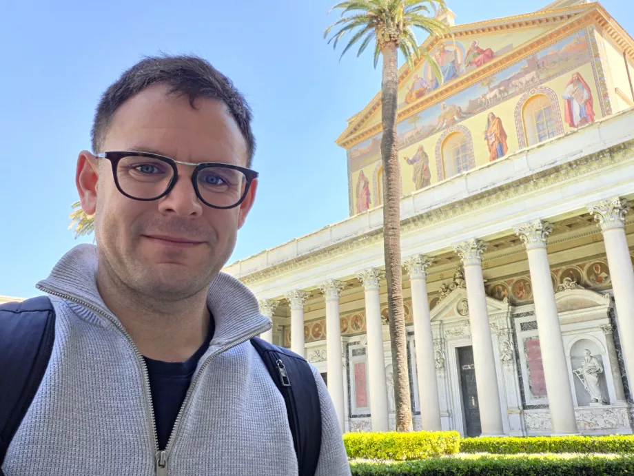 Eu na Basílica de S. Paulo fora das muralhas