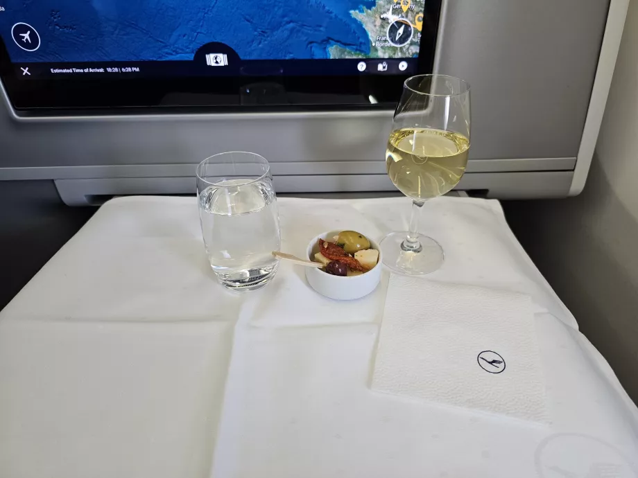 Azeitonas e queijo - primeiro serviço