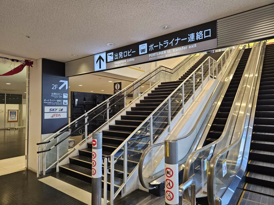 Escadaria em direção ao monocarril Portliner