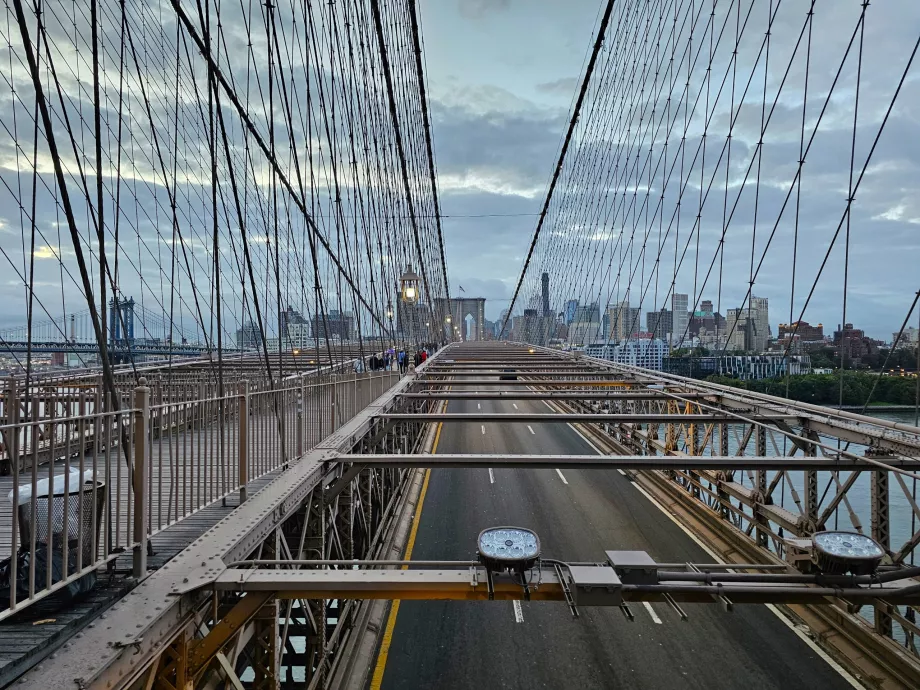 Ponte de Brooklyn, secção automóvel