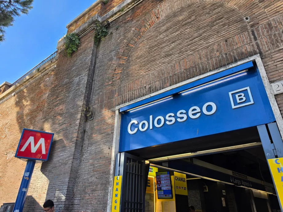 Estação de Metro Colosseo