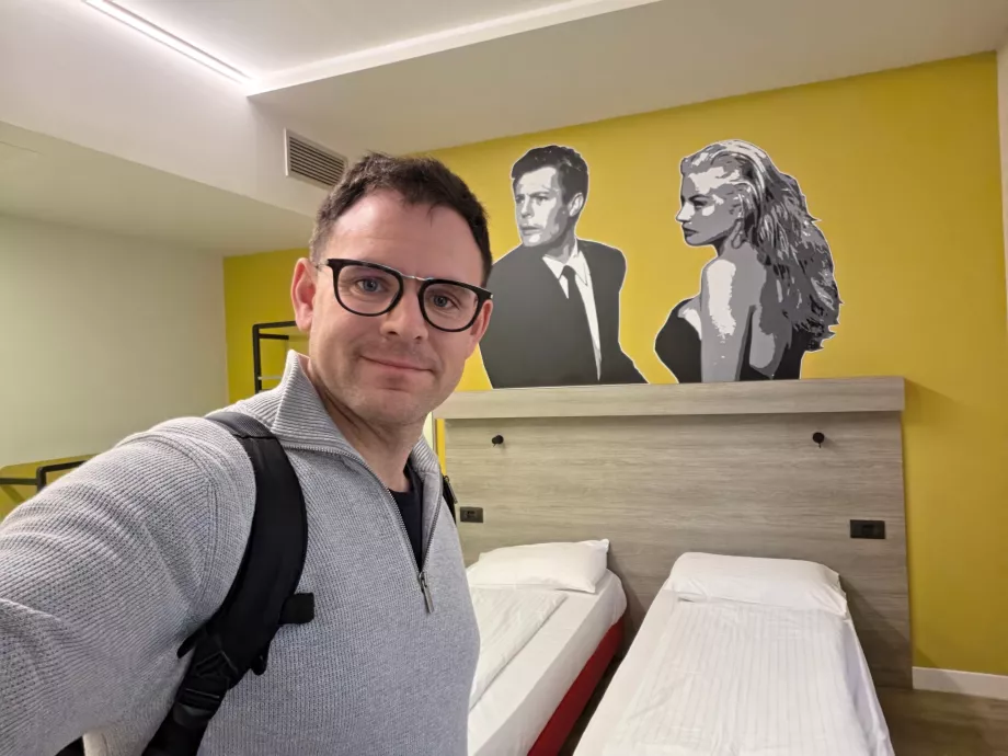 Eu no Hotel Meininger