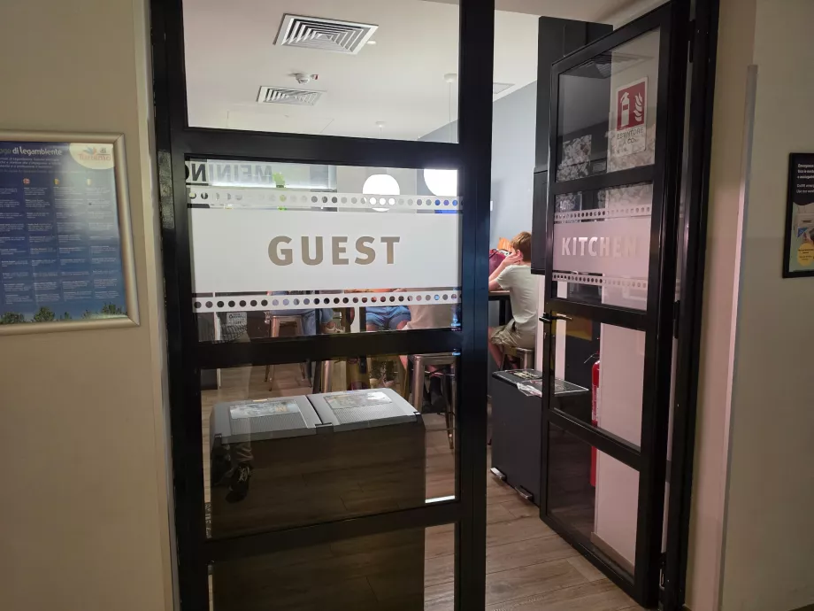Cozinha comum para os hóspedes