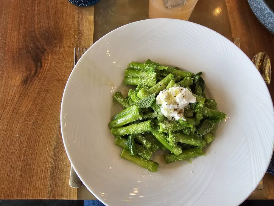 Comida no restaurante Peak