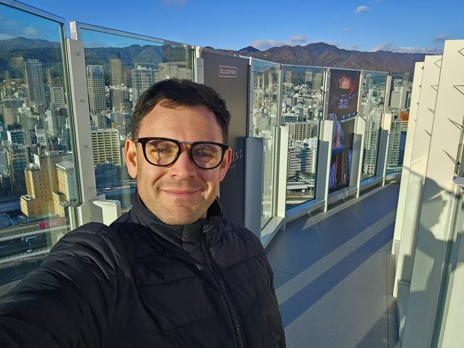 Eu na Torre do Porto de Kobe