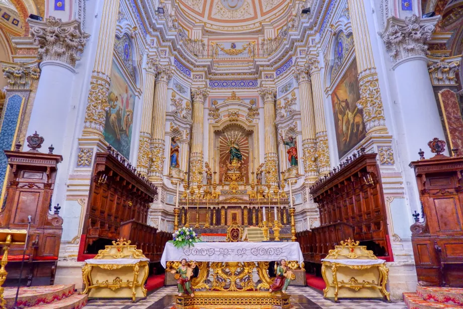 Interior da catedral