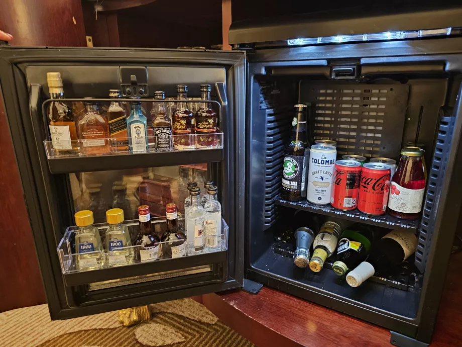 Mini-bar aberto
