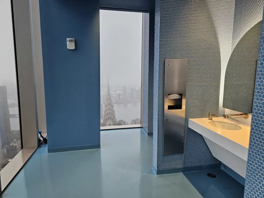 Summit One Vanderbilt, casas de banho com vista