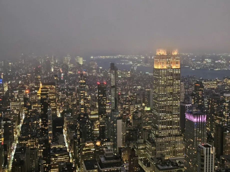 Summit One Vanderbilt, vista nocturna