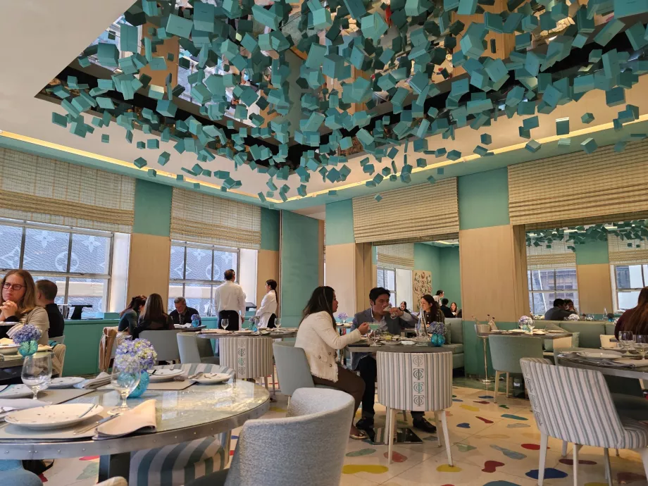 Caixa azul, ambiente geral