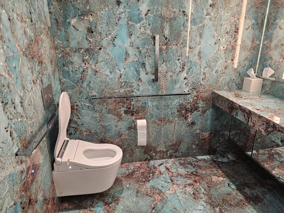 Tiffany &amp; Co., casas de banho em mármore