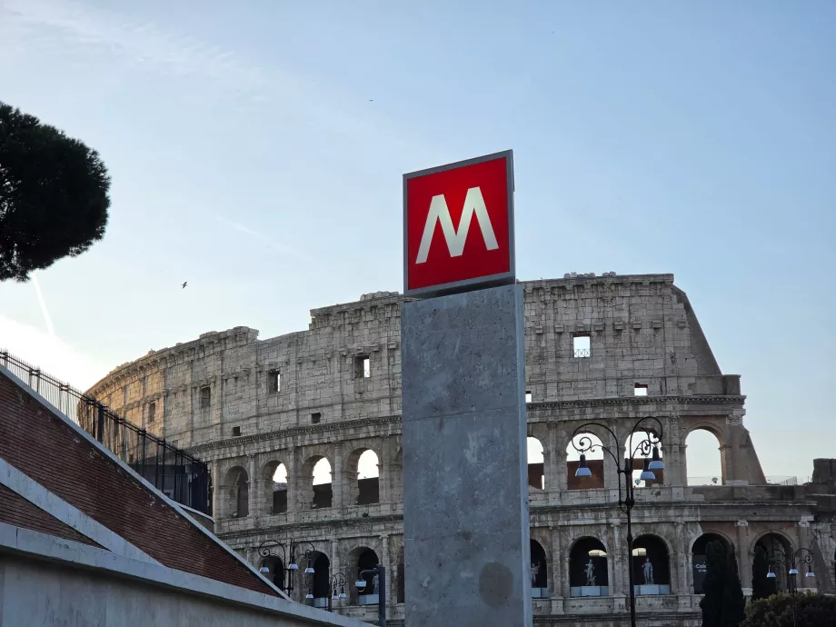 Estação de Metro Colosseo