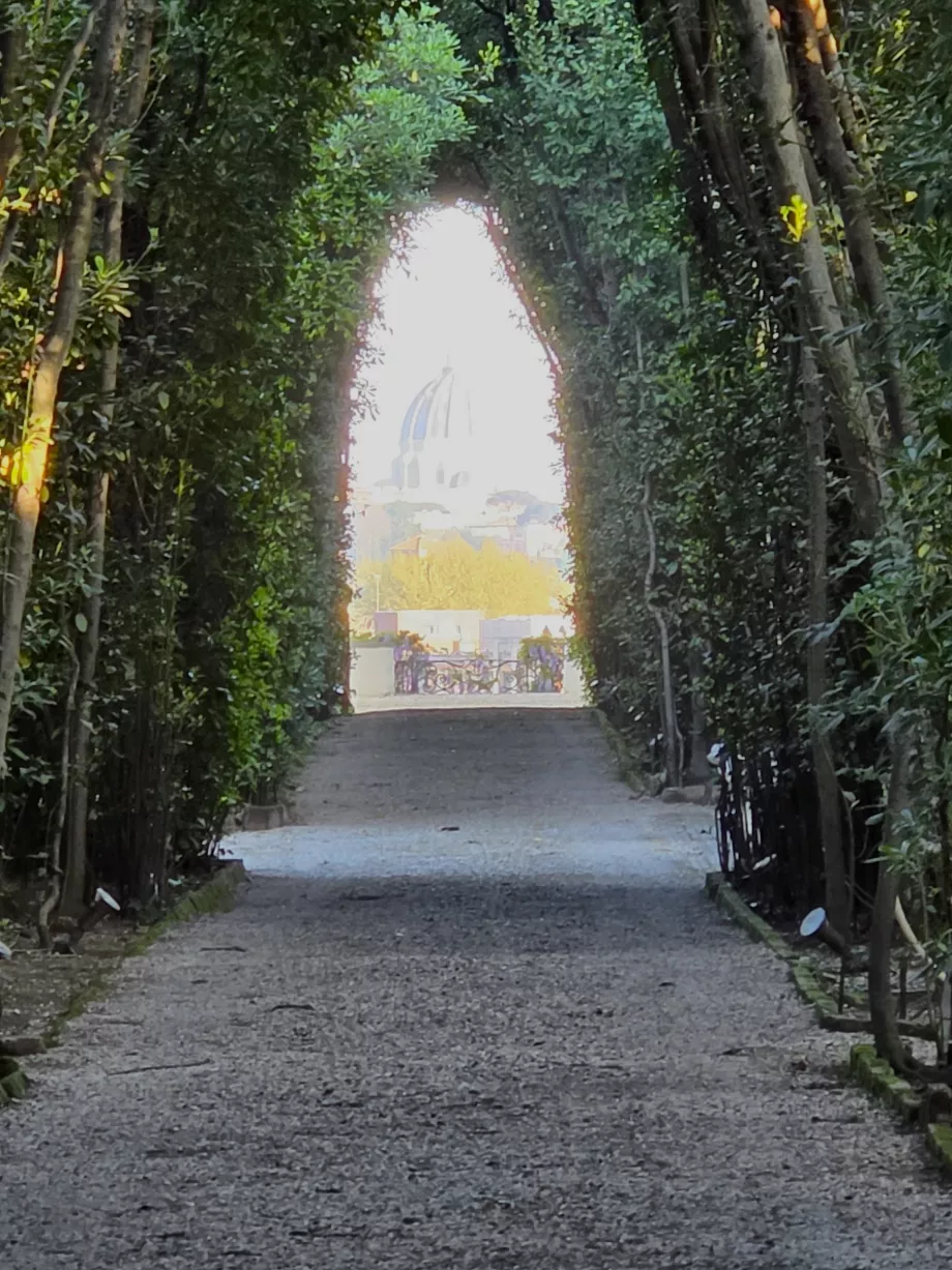 Aventine Keyhole