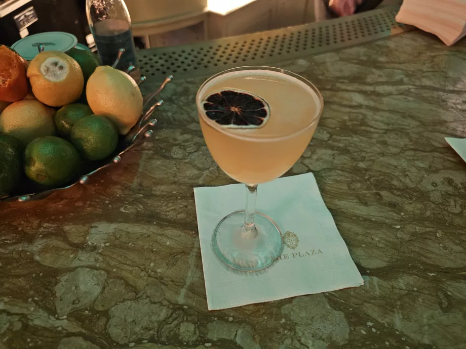 Cocktail no restaurante Palm Court