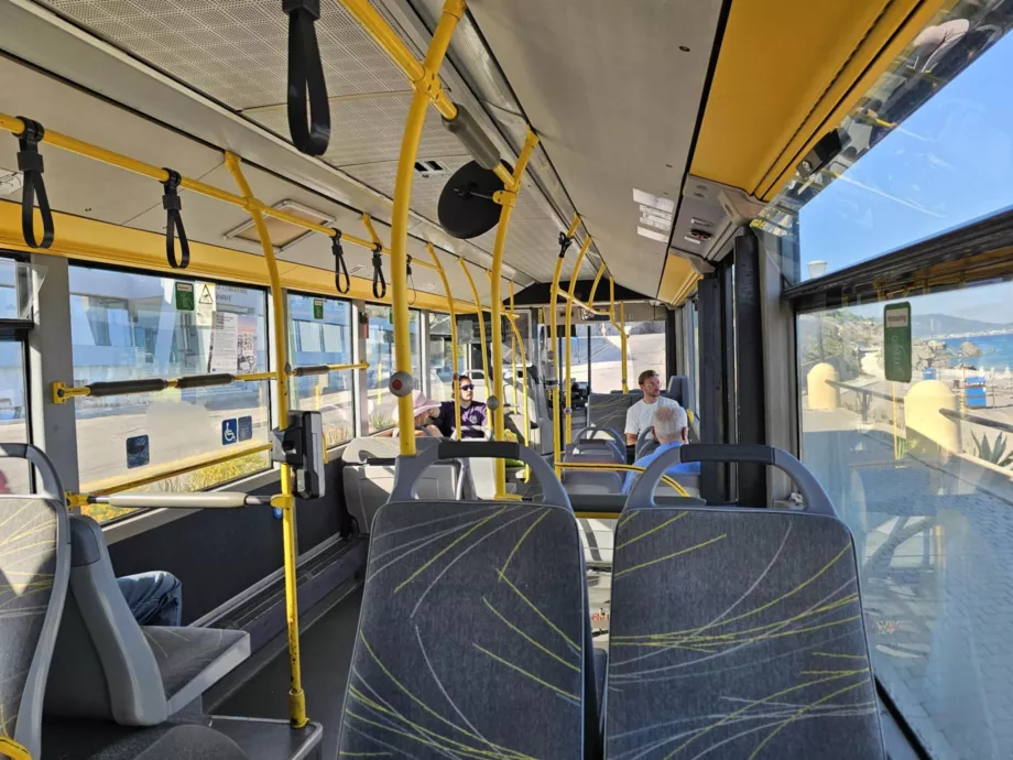 Interior dos autocarros D.E.S. Roda