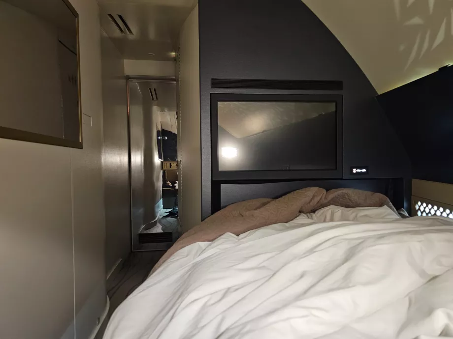 Uma cama desarrumada
