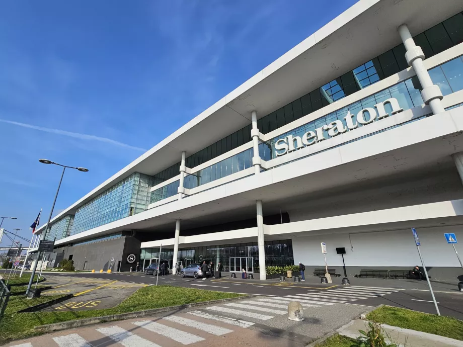 Hotel Sheraton, Terminal 1