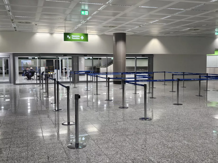 Transferência, Terminal 1