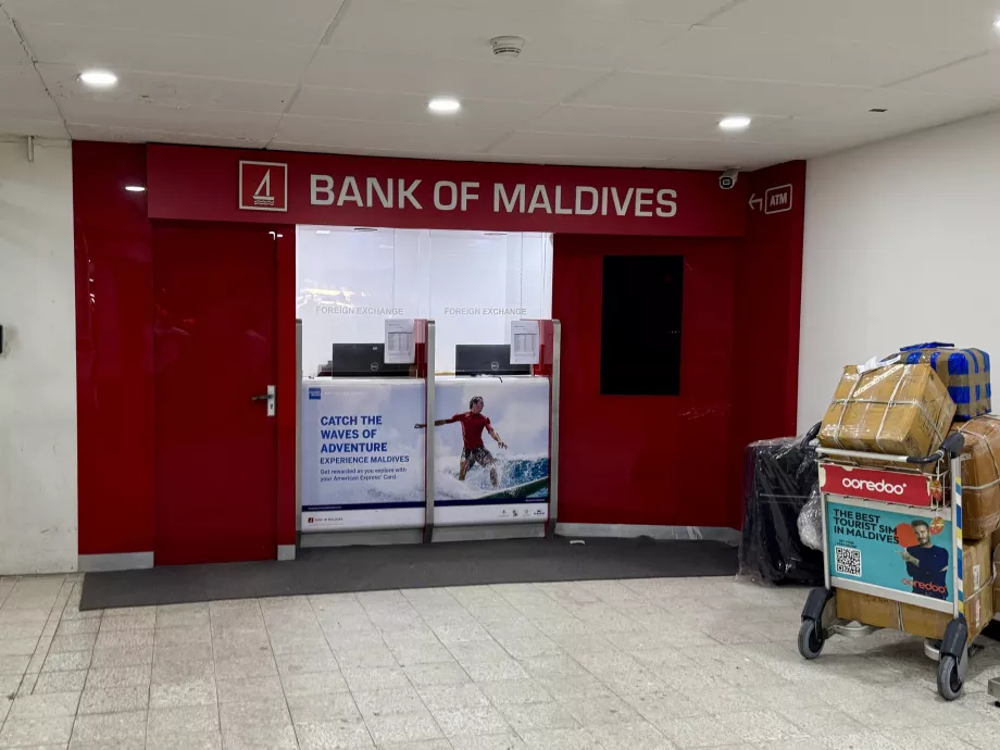 Banco das Maldivas no aeroporto de Malé MLE