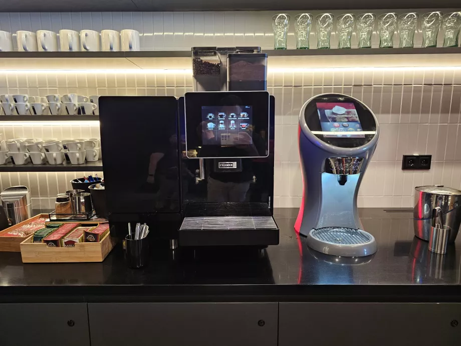 Máquina de café e refrigerantes do post-mix