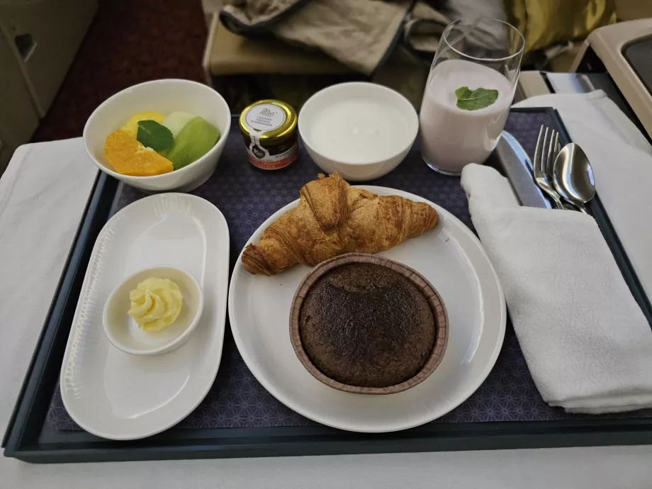 Pequeno-almoço no voo MXP-DEL