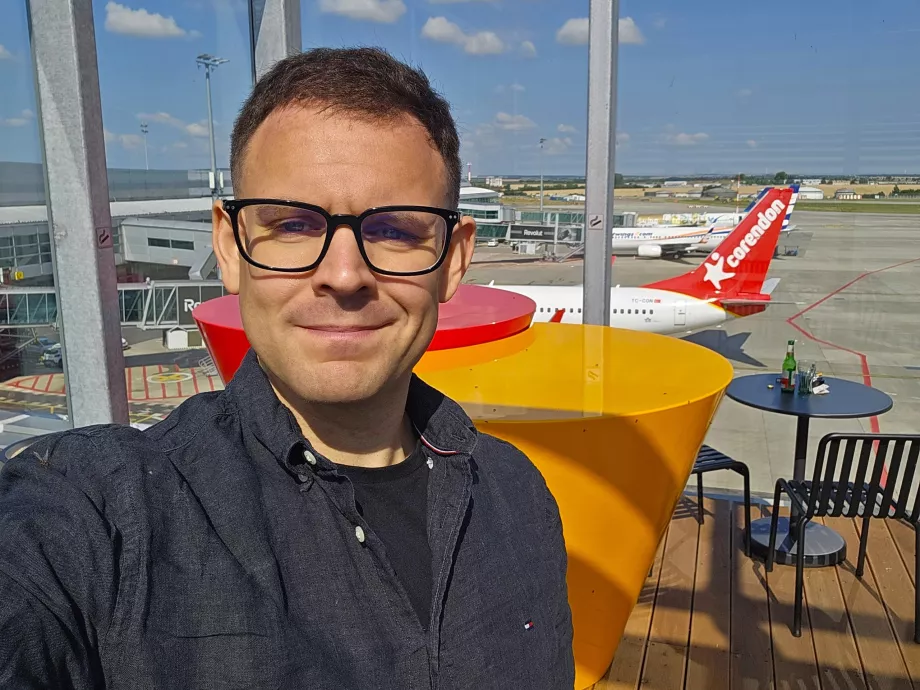 Eu na plataforma de observação do lounge