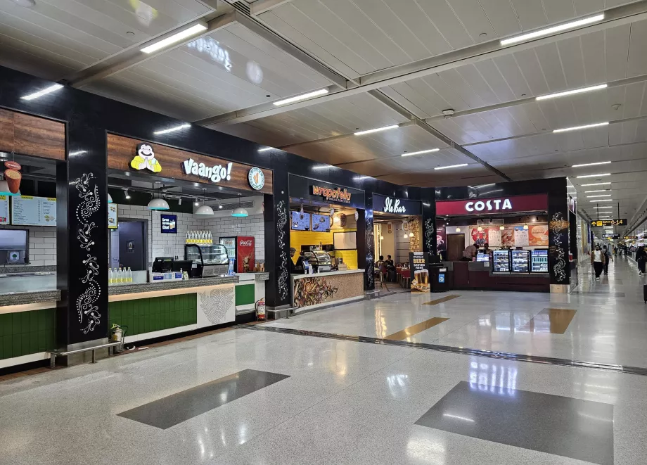 Refrescos no Terminal 3, zona de trânsito