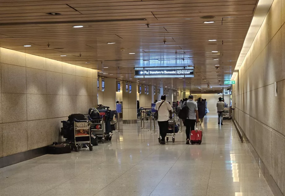Transferência internacional -&gt; nacional, Terminal 2