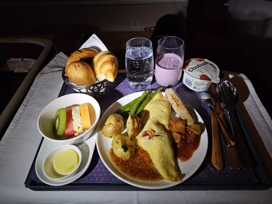 Pequeno-almoço no voo MEL-BOM