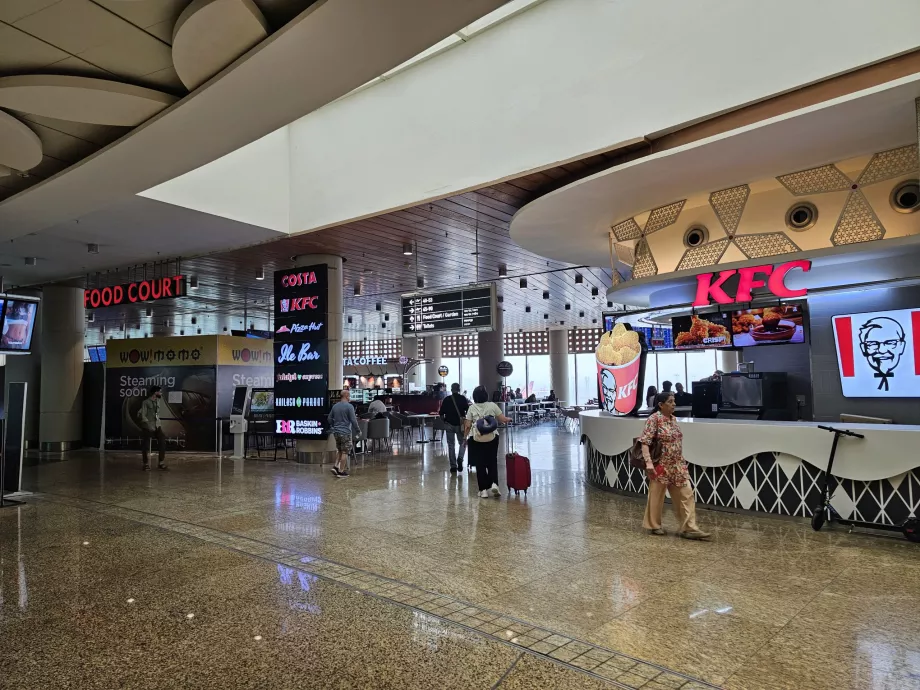 Praça de alimentação, Zona de trânsito, Terminal 2