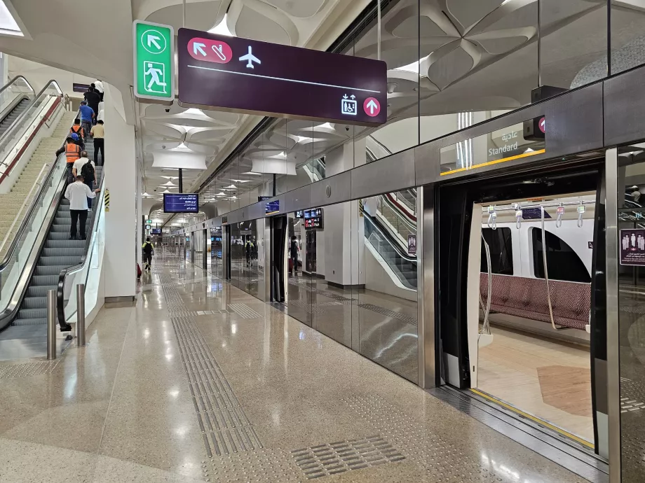 Estação de Metro do Aeroporto de Doha