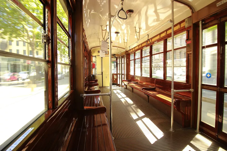 Interior de um elétrico histórico