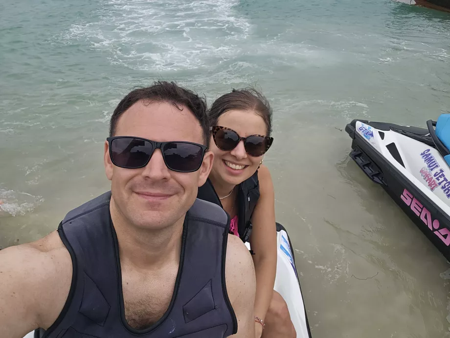 Nós num jet ski antes de sair da Ilha dos Porcos