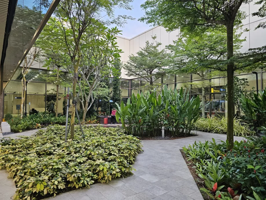 Jardim em frente ao terminal