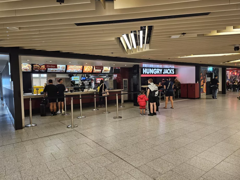 Praça de alimentação, Zona de trânsito, Terminal 2