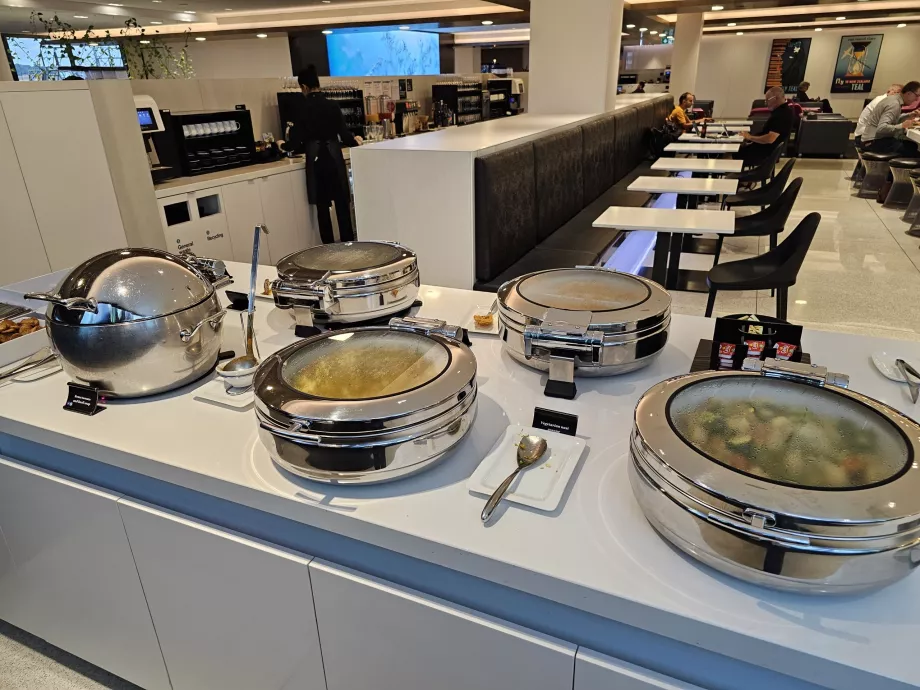 ANZ Lounge, comida quente